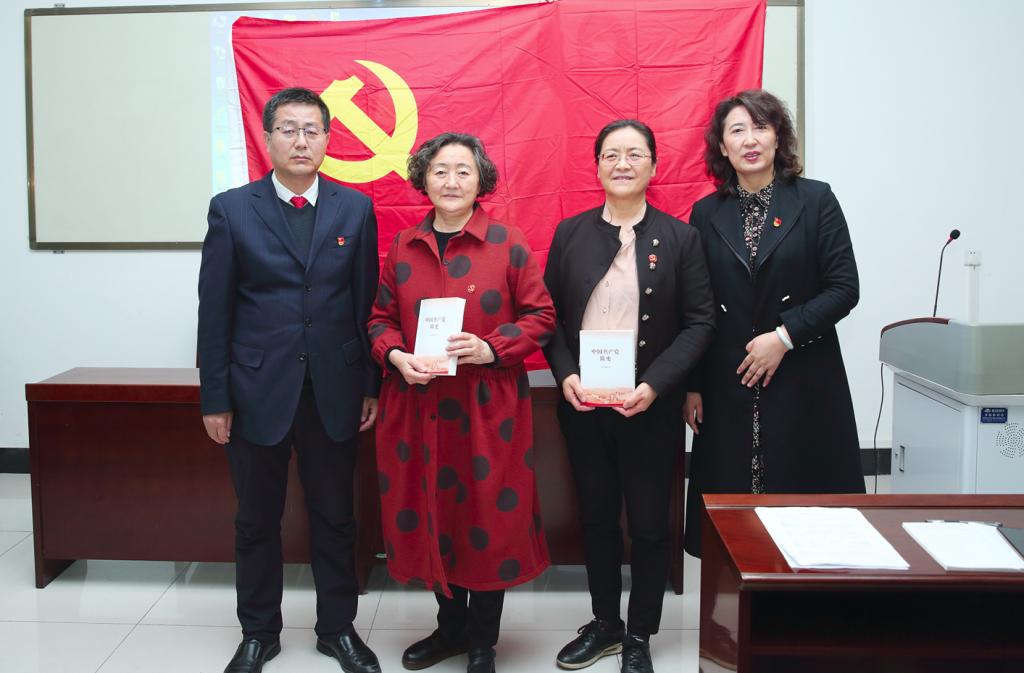 继教公司党总支“学党史 唱红歌 坚定信念跟党走”主题党日活动走进老年大学合唱班